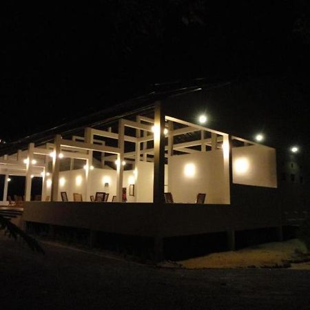 Naaval Hotel Batticaloa Kültér fotó