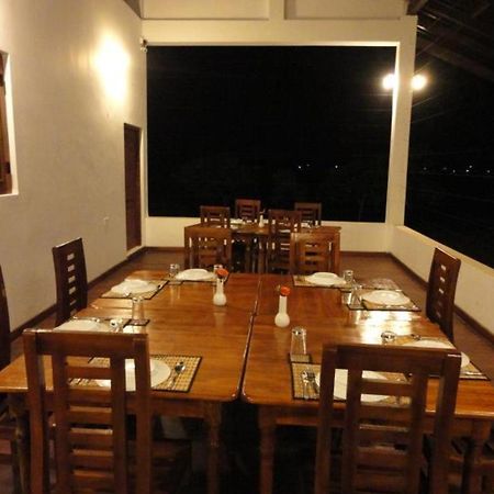 Naaval Hotel Batticaloa Kültér fotó