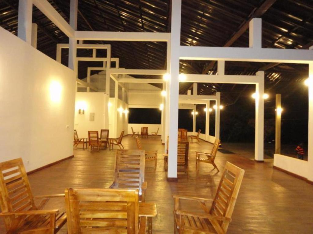 Naaval Hotel Batticaloa Kültér fotó