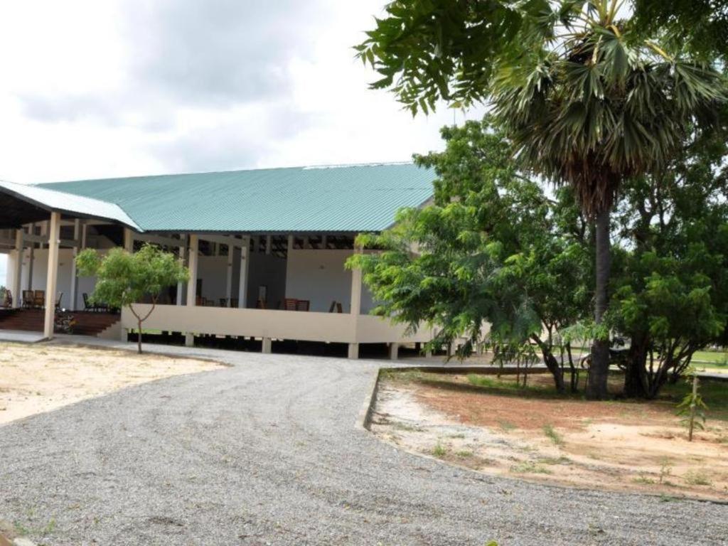 Naaval Hotel Batticaloa Kültér fotó