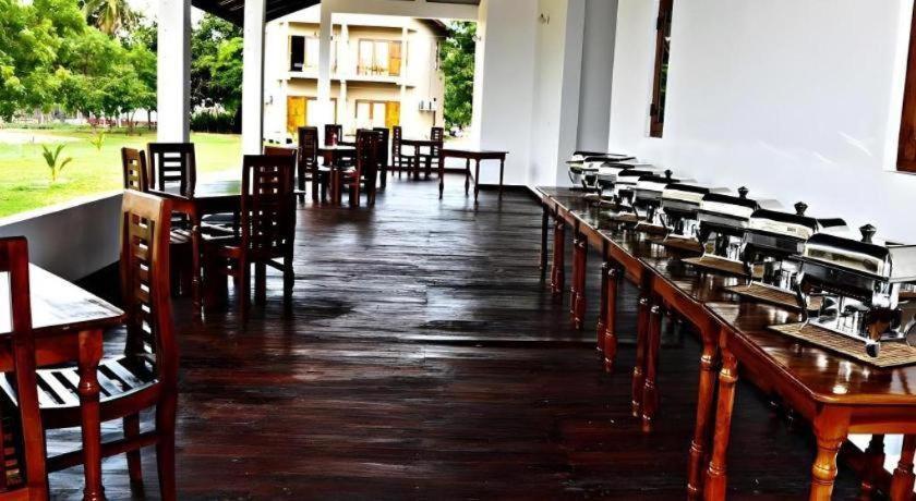 Naaval Hotel Batticaloa Kültér fotó