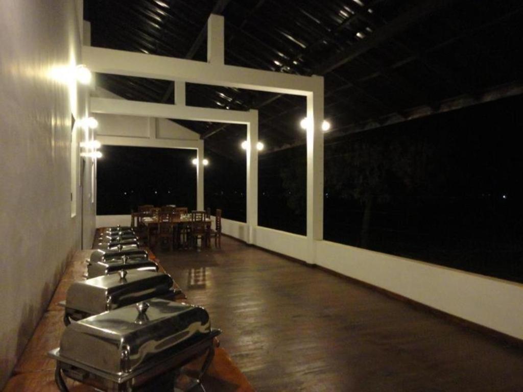 Naaval Hotel Batticaloa Kültér fotó