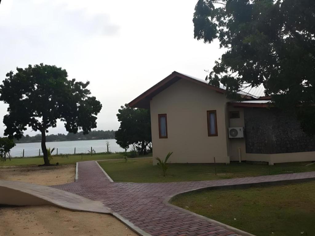 Naaval Hotel Batticaloa Kültér fotó