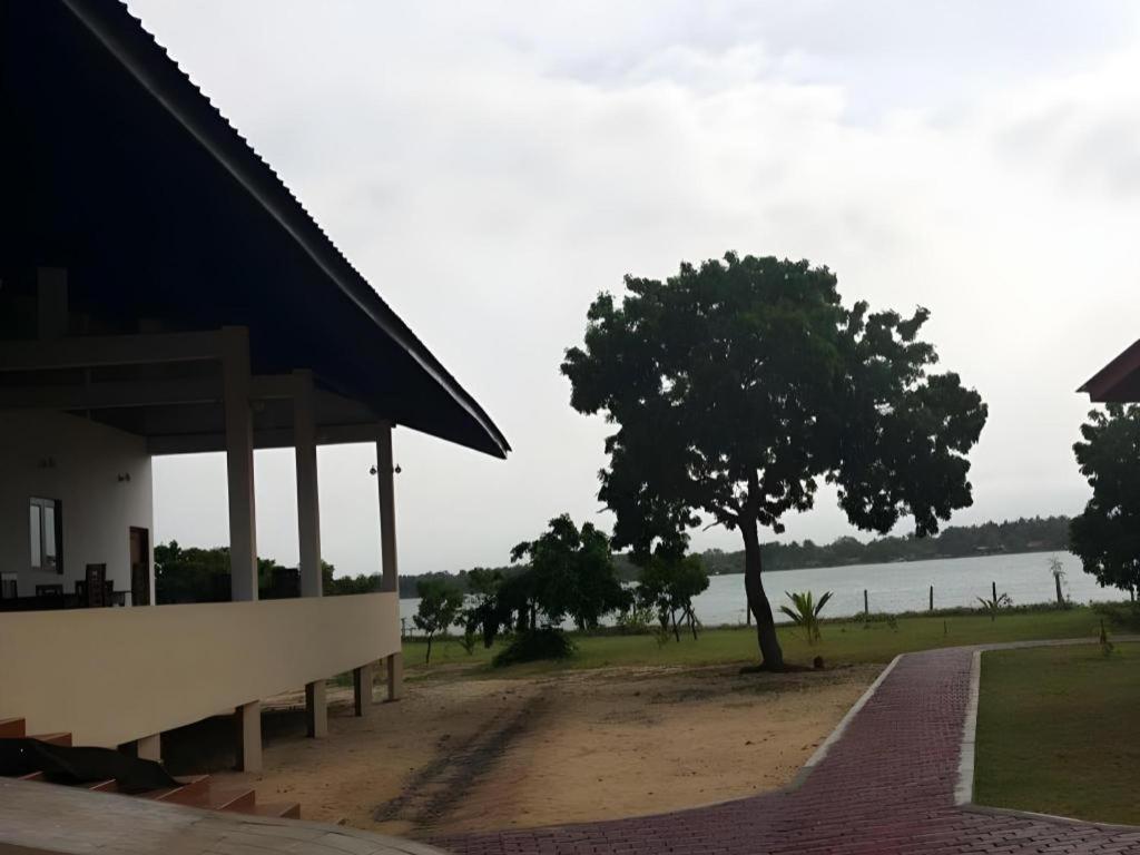 Naaval Hotel Batticaloa Kültér fotó