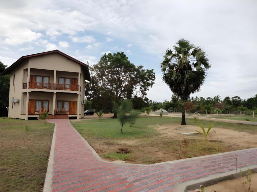 Naaval Hotel Batticaloa Kültér fotó